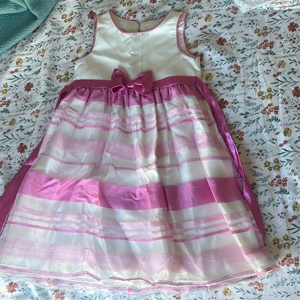 Brand American princess, size 4T, color pink and white